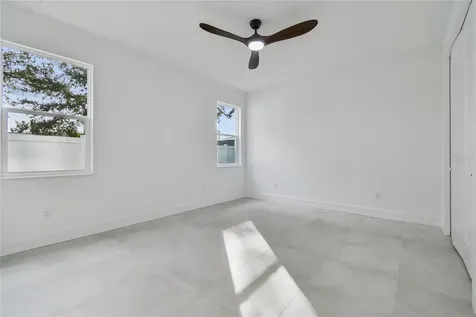 5406 N Pershing Place Tampa FL 33603