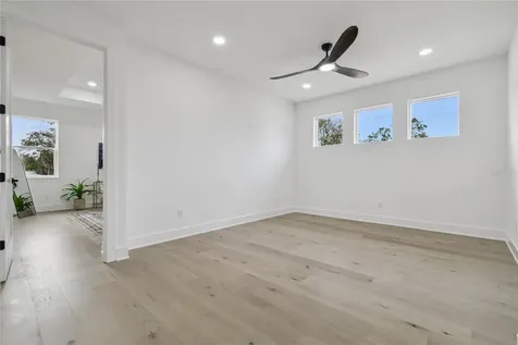 5406 N Pershing Place Tampa FL 33603