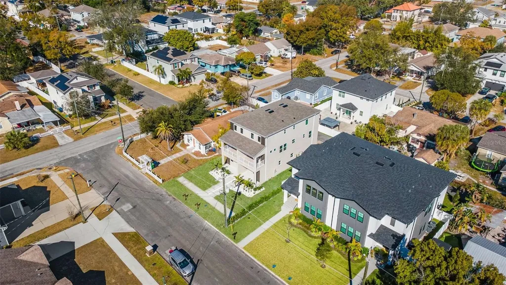 2711 W North B Street Tampa FL 33609