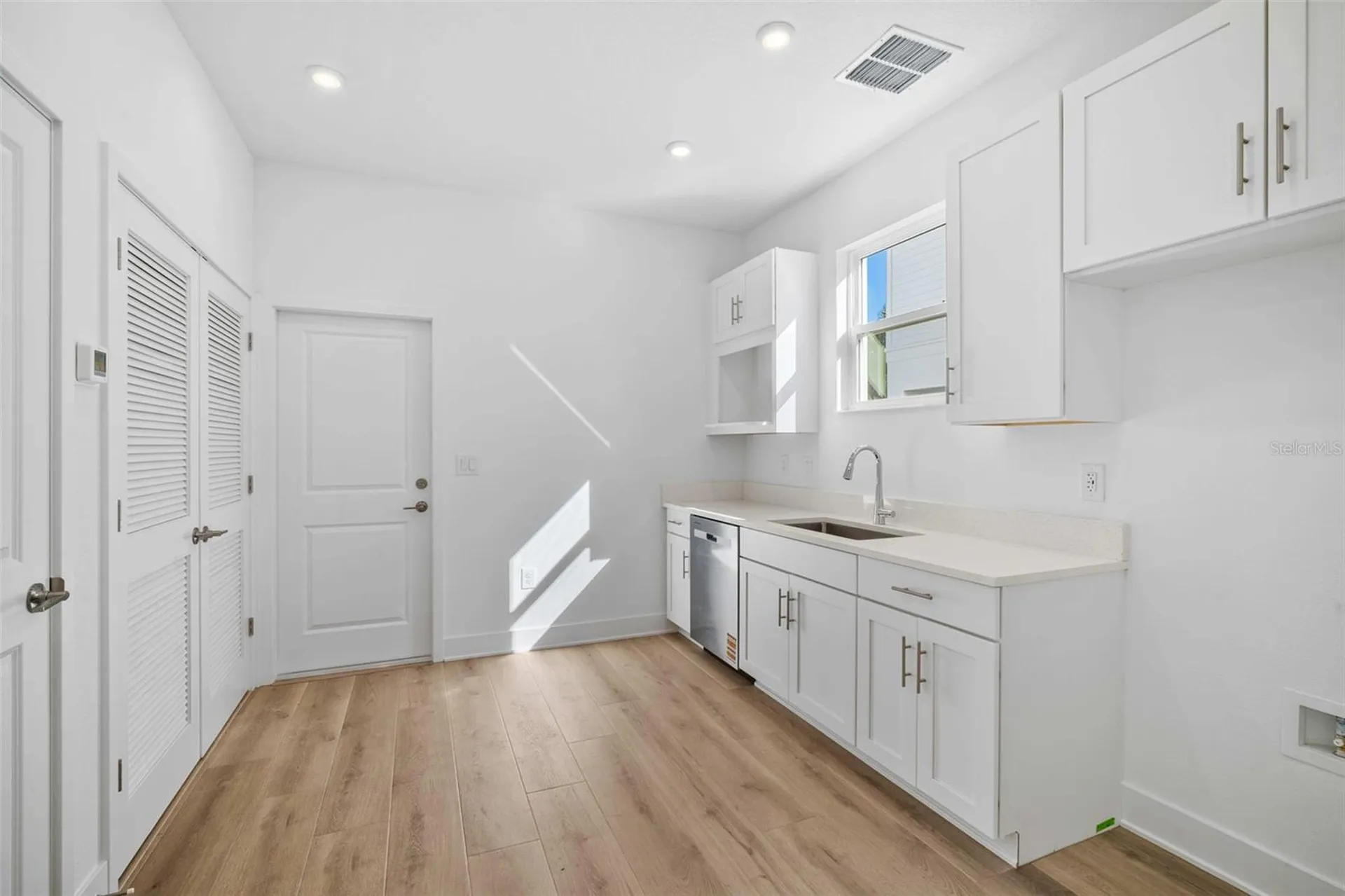 2711 W North B Street Tampa FL 33609