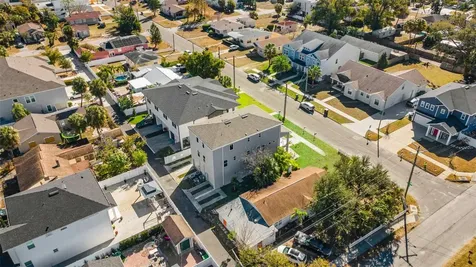 2711 W North B Street Tampa FL 33609