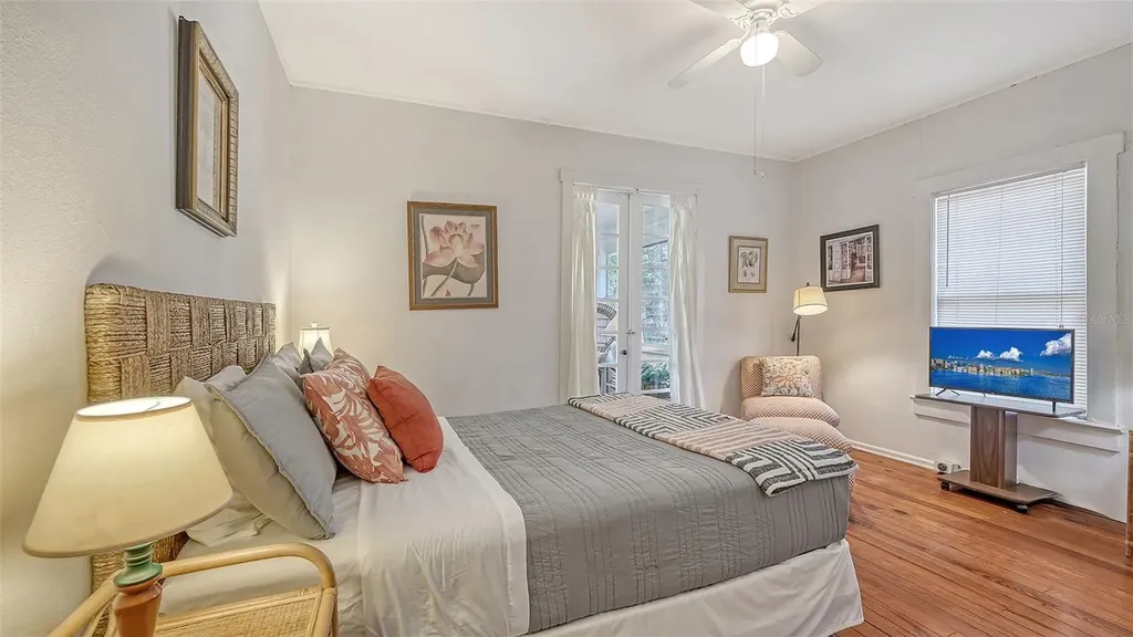 1742 9th Street Sarasota FL 34236
