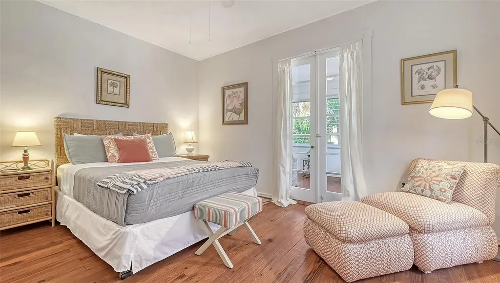 1742 9th Street Sarasota FL 34236