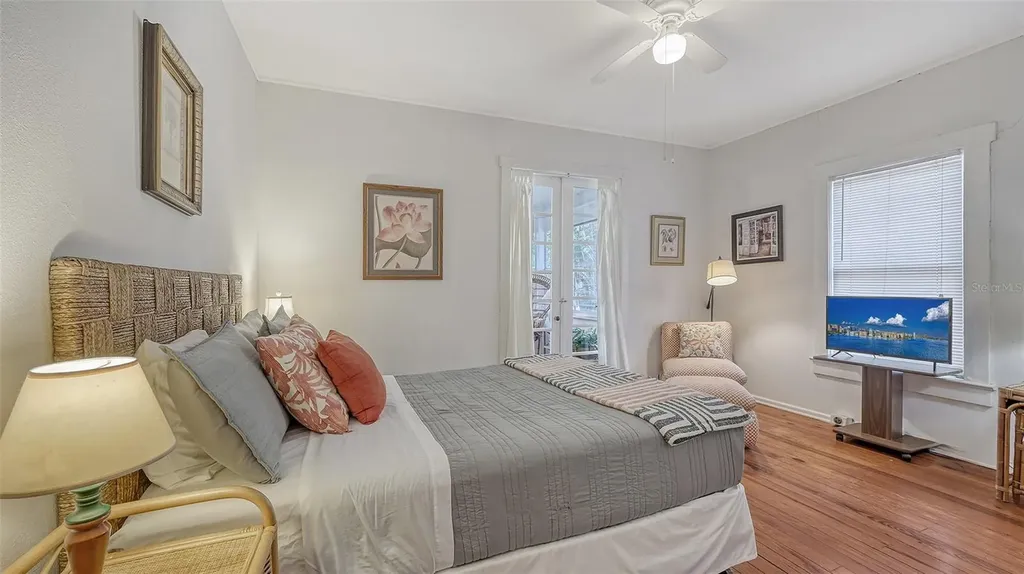 1742 9th Street Sarasota FL 34236