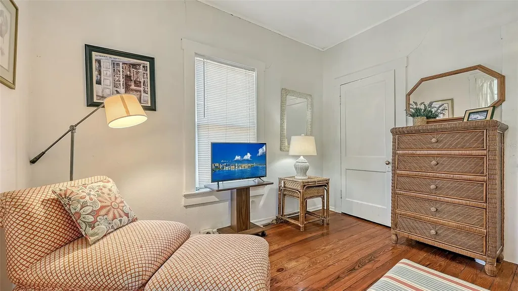 1742 9th Street Sarasota FL 34236