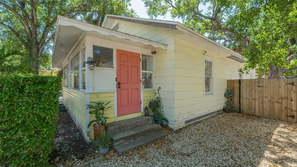 1742 9th Street Sarasota FL 34236