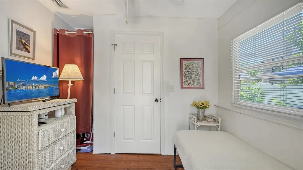 1742 9th Street Sarasota FL 34236