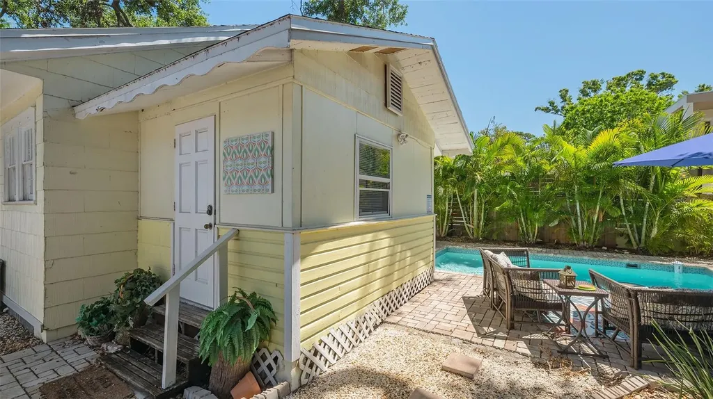 1742 9th Street Sarasota FL 34236