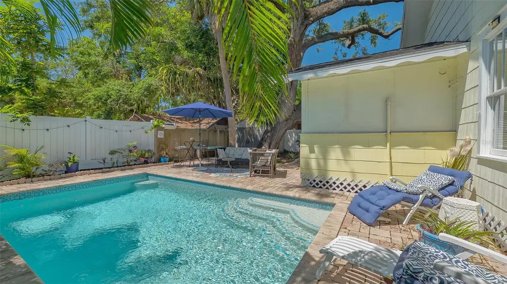 1742 9th Street Sarasota FL 34236