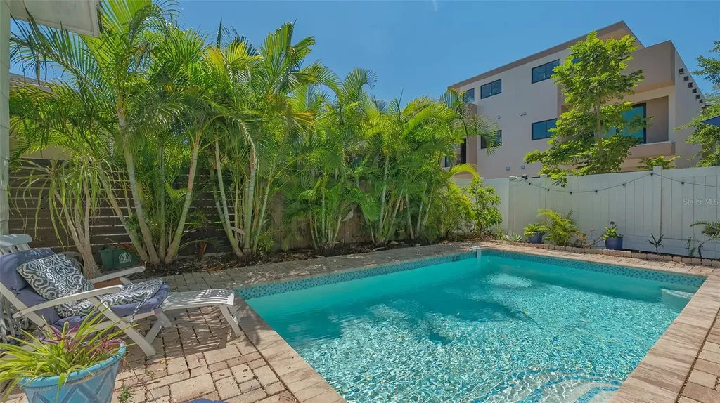 1742 9th Street Sarasota FL 34236