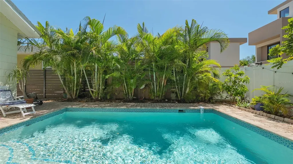 1742 9th Street Sarasota FL 34236