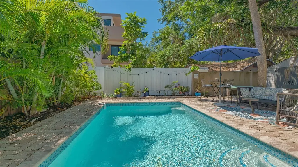 1742 9th Street Sarasota FL 34236