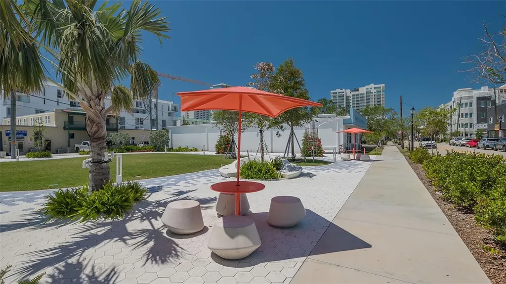 1742 9th Street Sarasota FL 34236