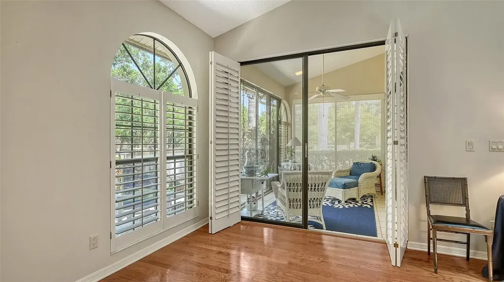 4691 Las Brisas Lane Sarasota FL 34238