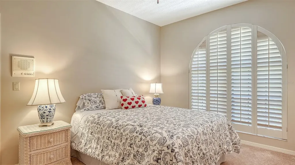 4691 Las Brisas Lane Sarasota FL 34238