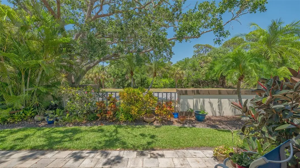 4691 Las Brisas Lane Sarasota FL 34238