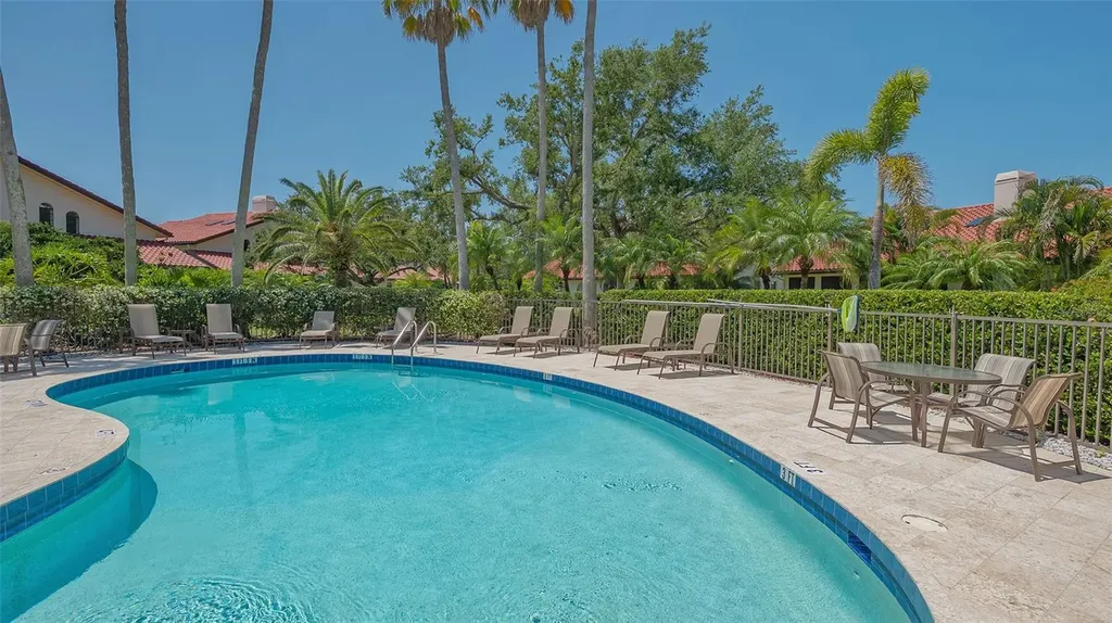 4691 Las Brisas Lane Sarasota FL 34238