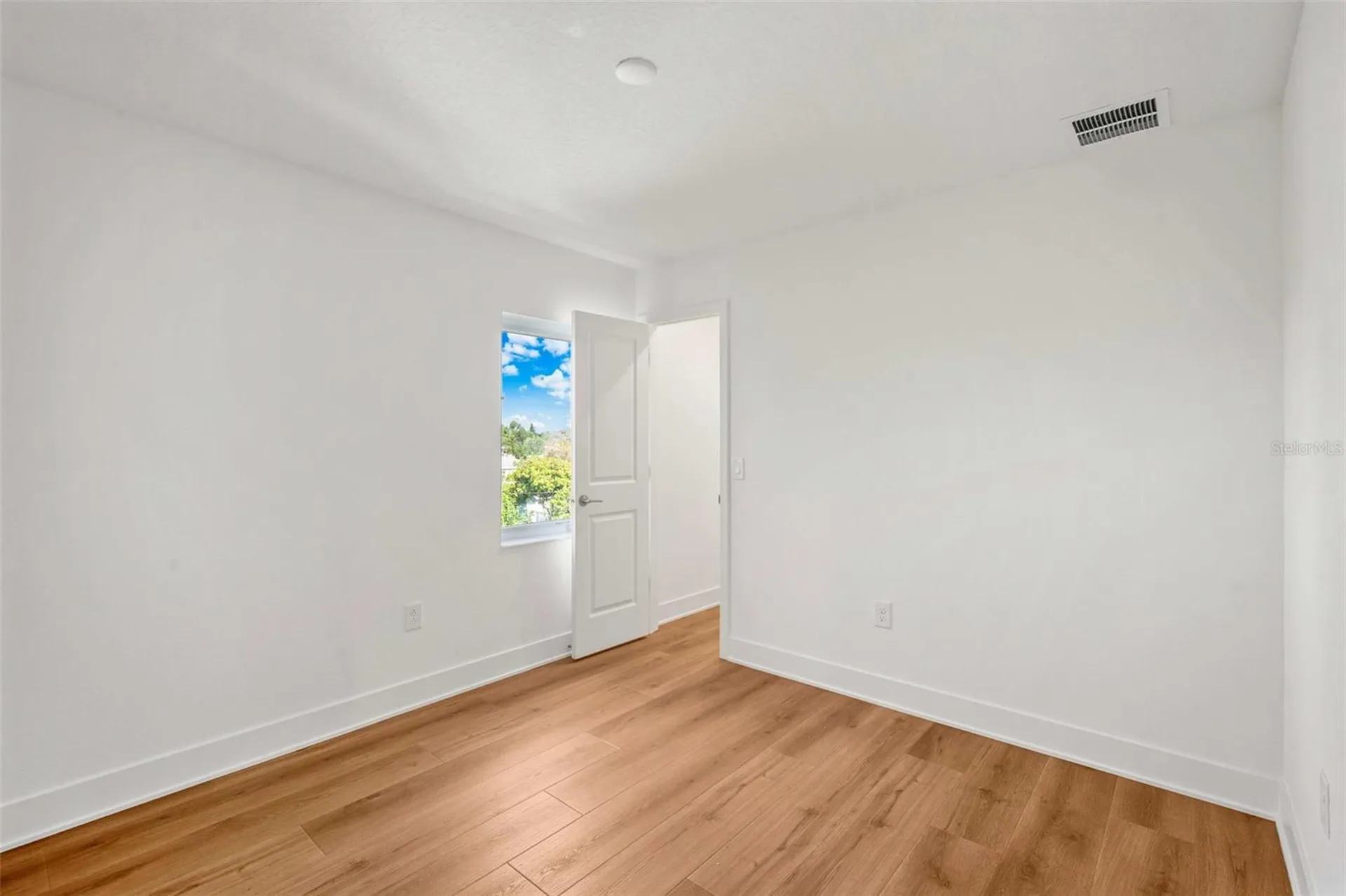 2711 W North B Street Tampa FL 33609