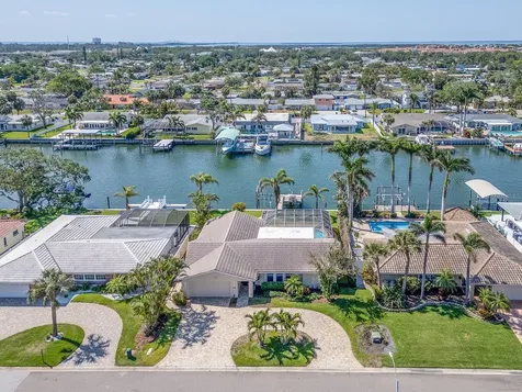 4118 48th Avenue S St Petersburg FL 33711