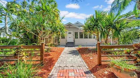 220 19th Avenue S St Petersburg FL 33705