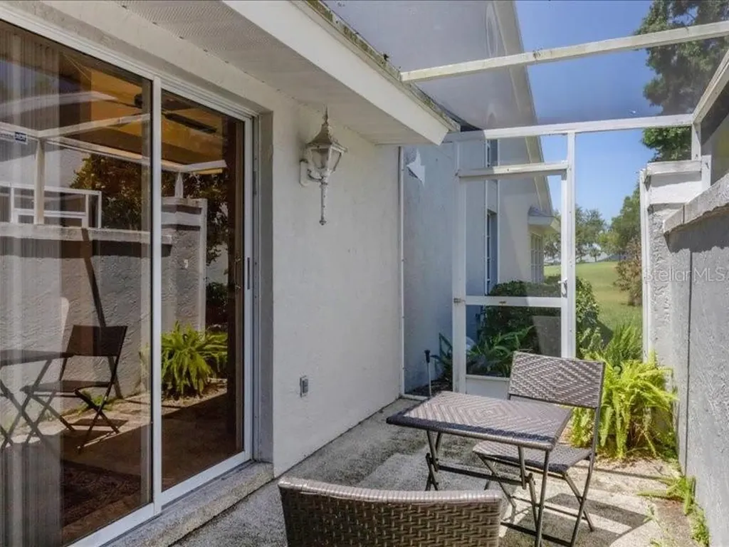 7724 Palm Aire Lane Sarasota FL 34243