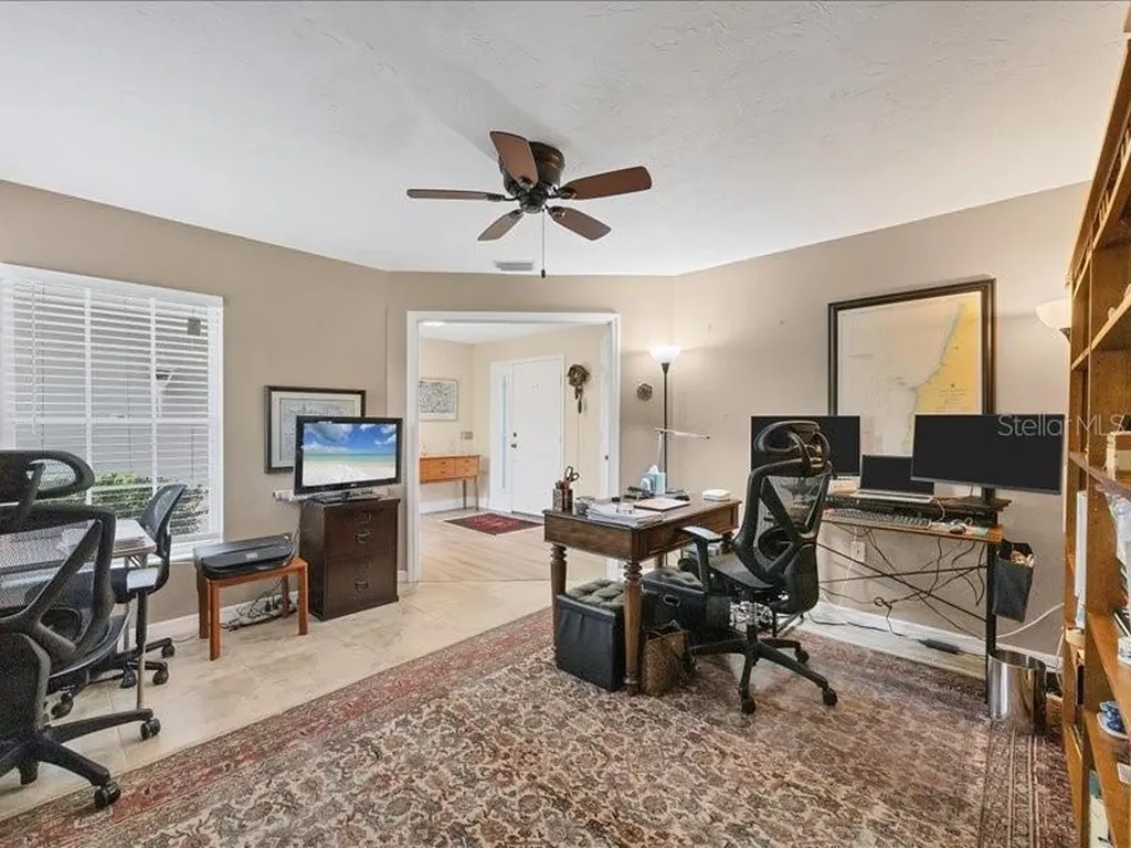 7724 Palm Aire Lane Sarasota FL 34243