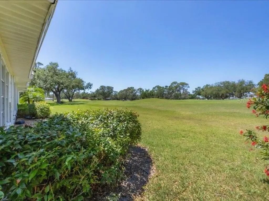 7724 Palm Aire Lane Sarasota FL 34243