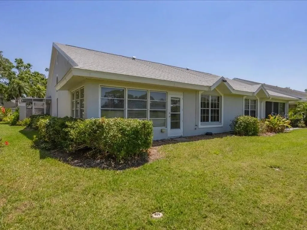 7724 Palm Aire Lane Sarasota FL 34243