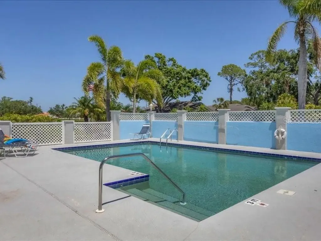 7724 Palm Aire Lane Sarasota FL 34243