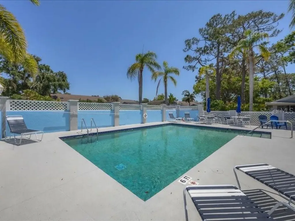 7724 Palm Aire Lane Sarasota FL 34243