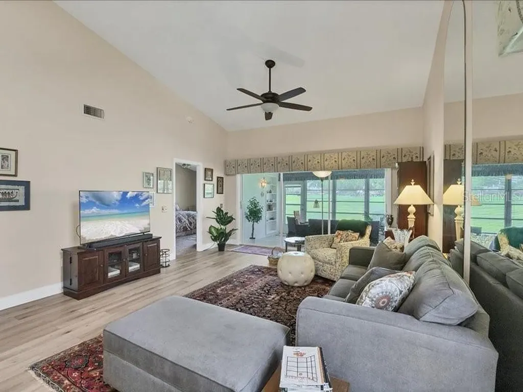 7724 Palm Aire Lane Sarasota FL 34243