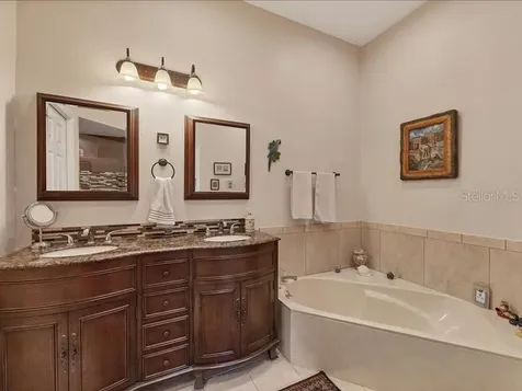 7724 Palm Aire Lane Sarasota FL 34243
