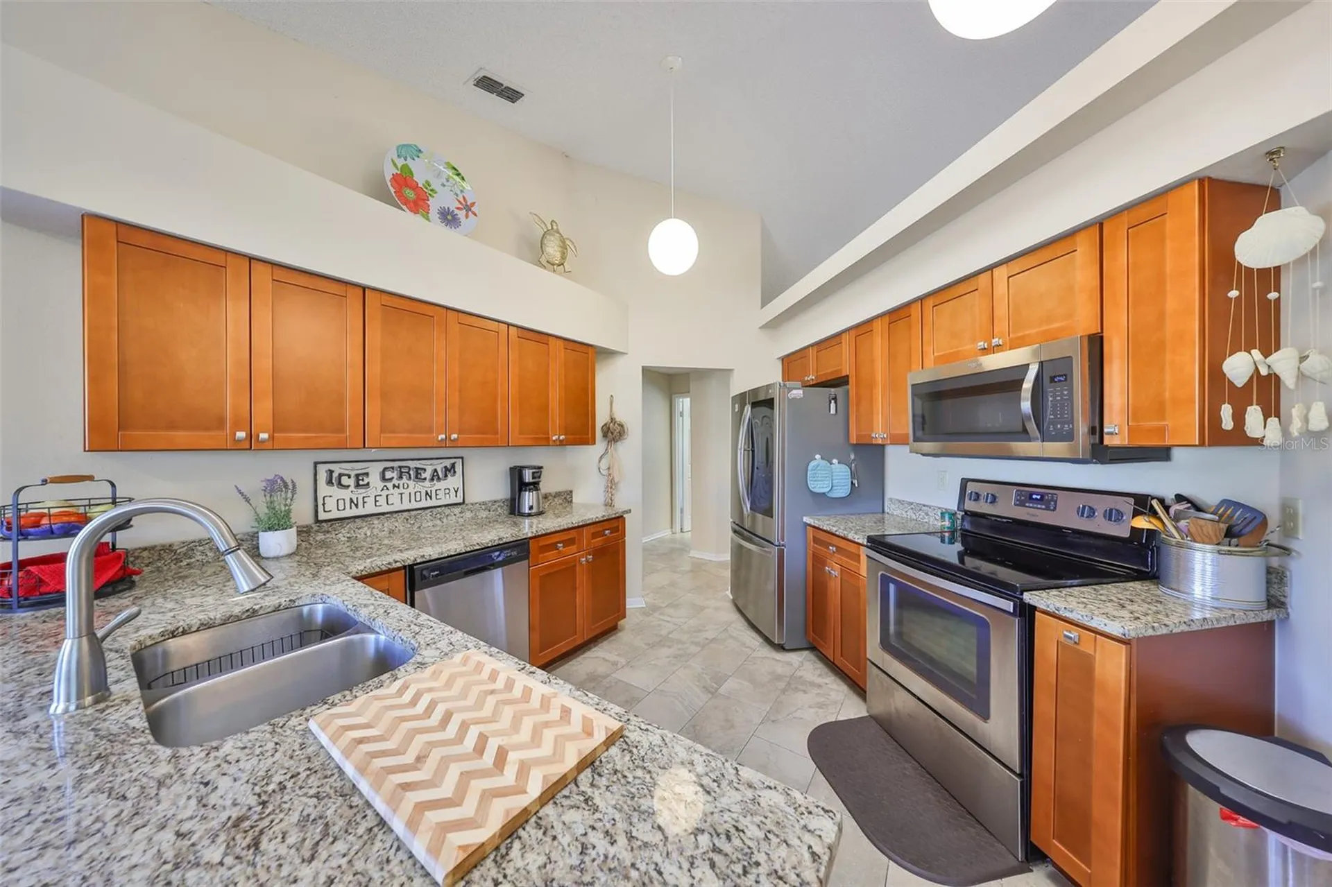 2004 Berry Roberts Drive Sun City Center FL 33573