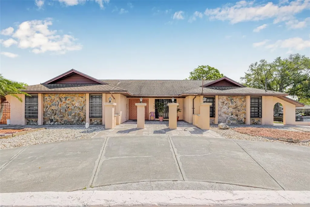 4701 Kelly Road Tampa FL 33615