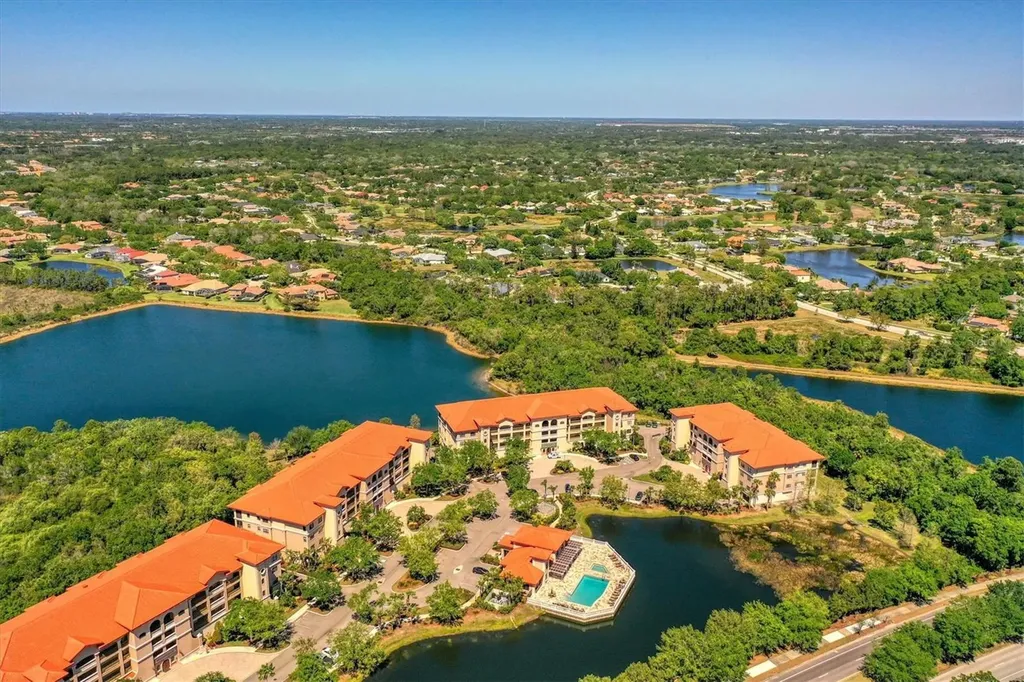 7710 Lake Vista Court Lakewood Ranch FL 34202