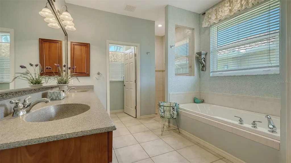 5518 Eastwind Drive Sarasota FL 34233