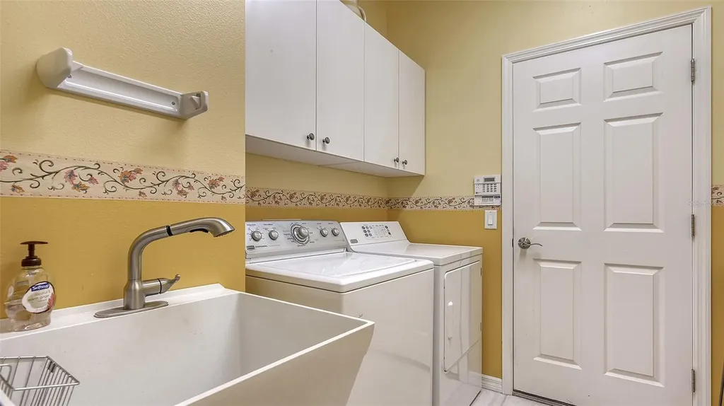 5518 Eastwind Drive Sarasota FL 34233