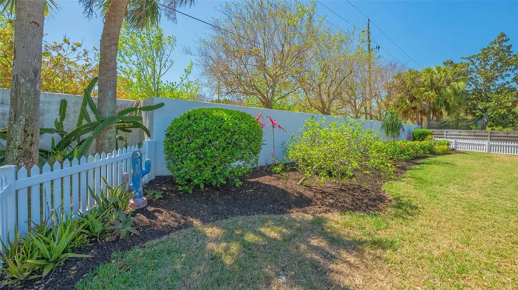 5518 Eastwind Drive Sarasota FL 34233