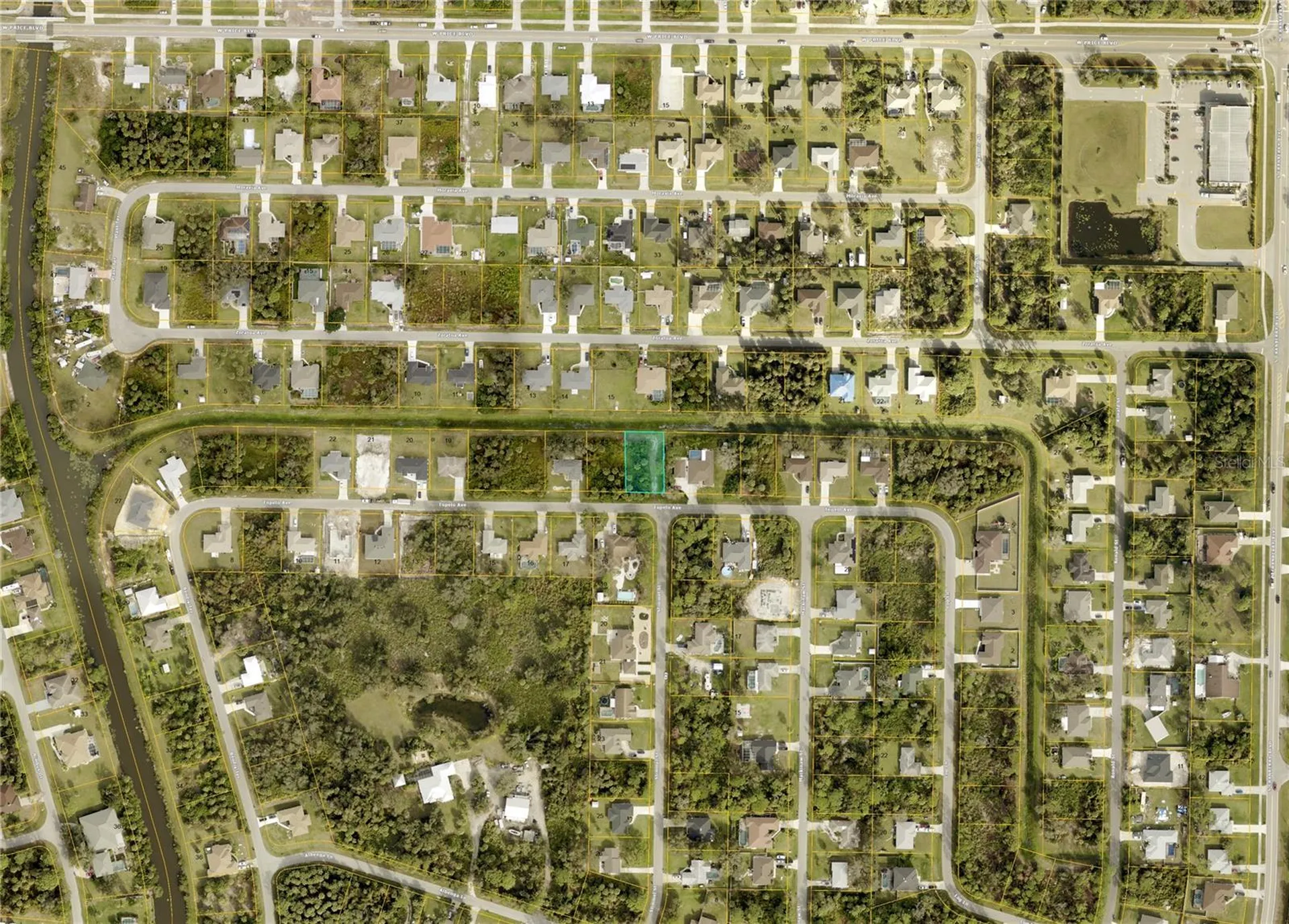 Tupelo (lot 14) Avenue North Port FL 34286
