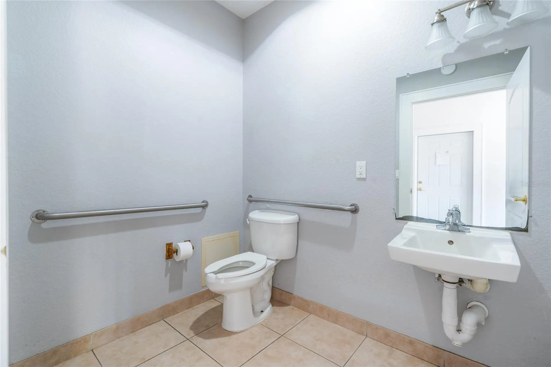 104 N Pine Street New Smyrna Beach FL 32169