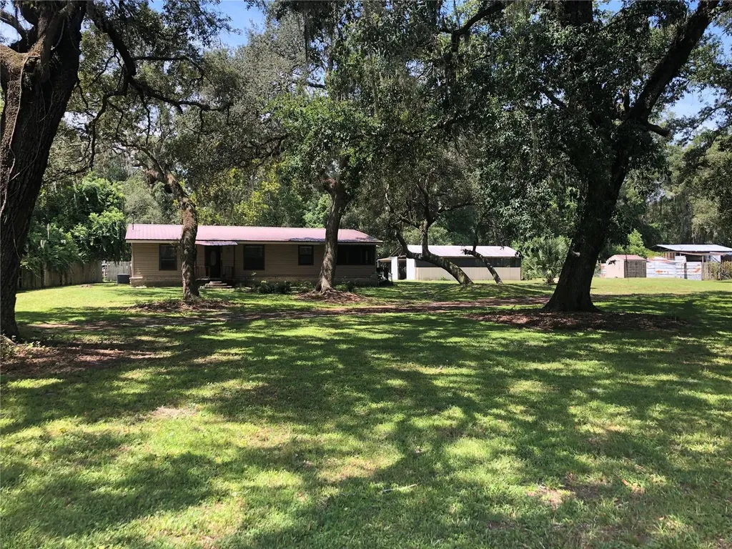 136 S Commercial Street Coleman FL 33521