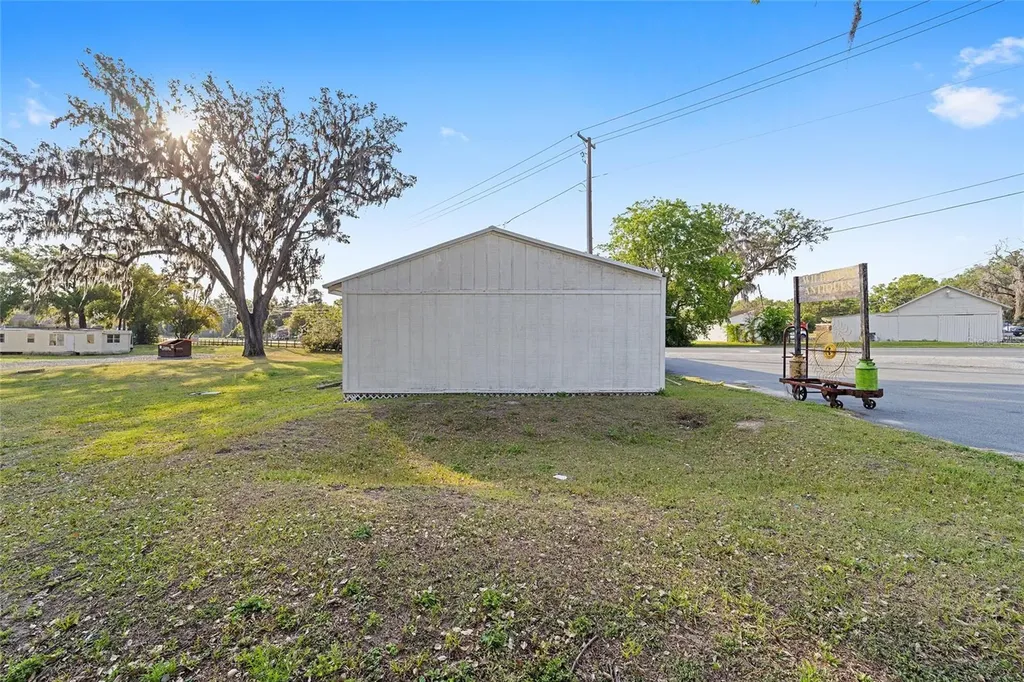 6221 SE 110th Street Belleview FL 34420