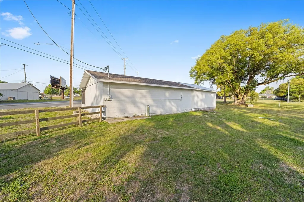 6221 SE 110th Street Belleview FL 34420