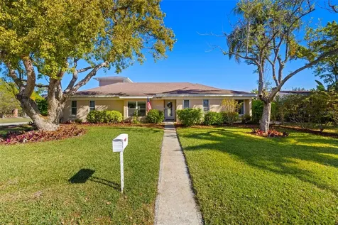 4837 W Bay Court Avenue Tampa FL 33611
