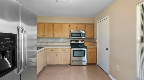 681 Madrid Drive Kissimmee FL 34758