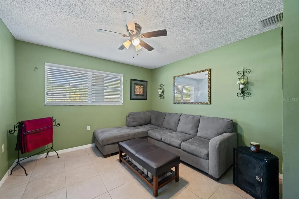 2207 W Ohio Avenue Tampa FL 33607