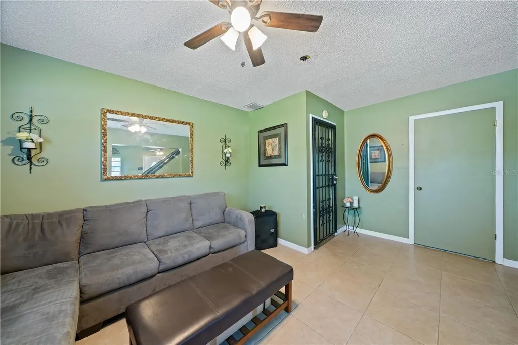 2207 W Ohio Avenue Tampa FL 33607
