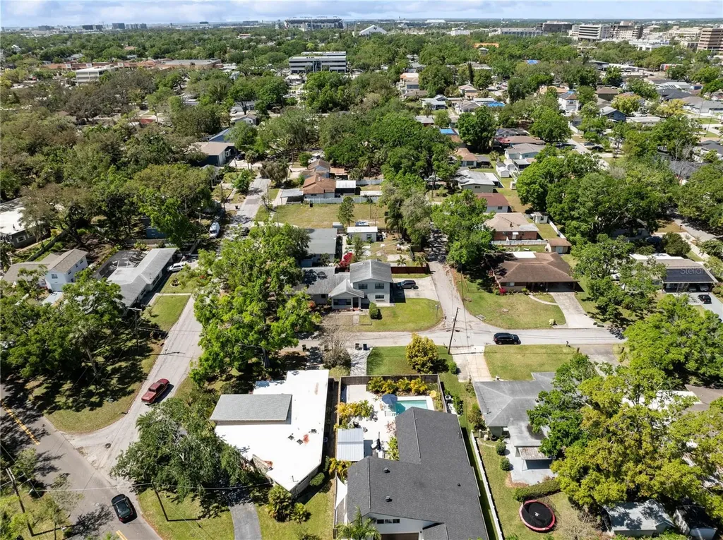 2207 W Ohio Avenue Tampa FL 33607