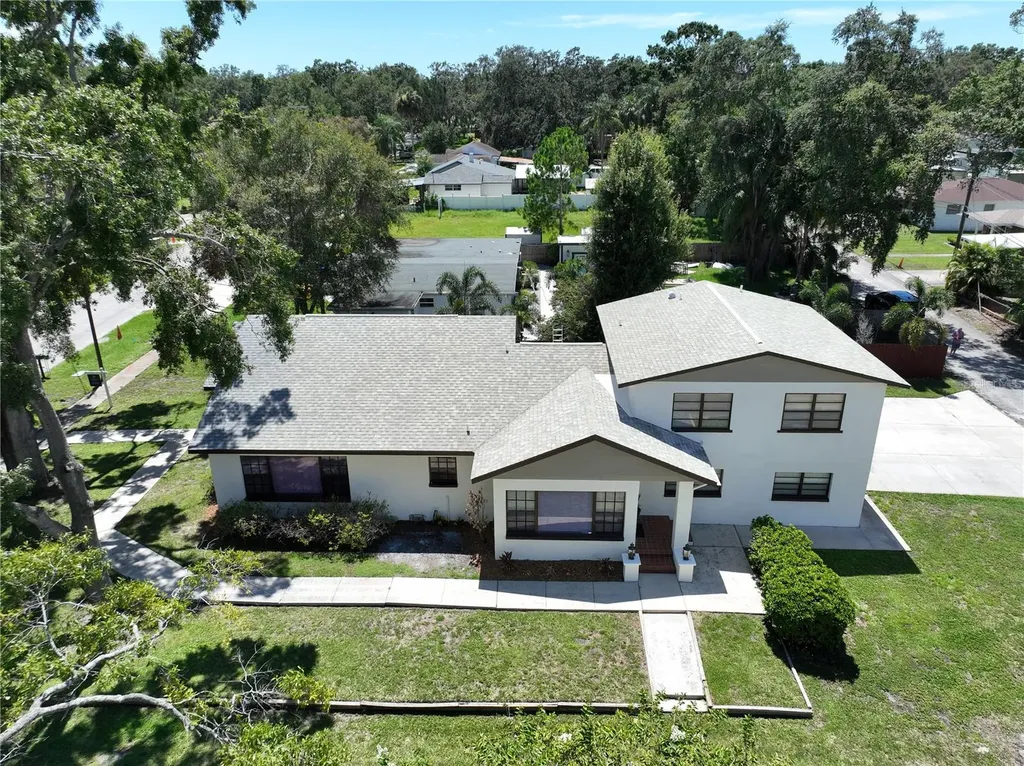 2207 W Ohio Avenue Tampa FL 33607