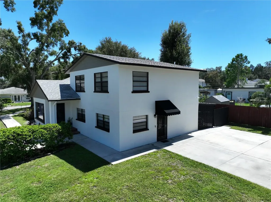 2207 W Ohio Avenue Tampa FL 33607
